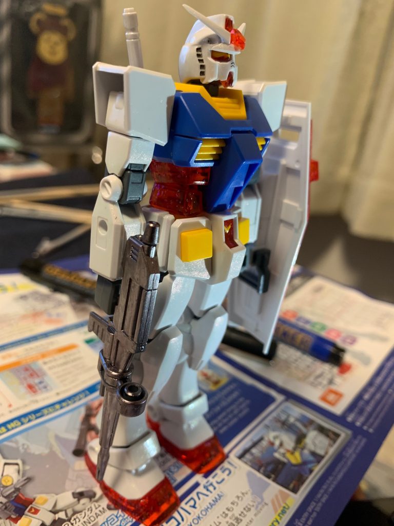 持っている銃もガンダムマーカーで塗ってあります。