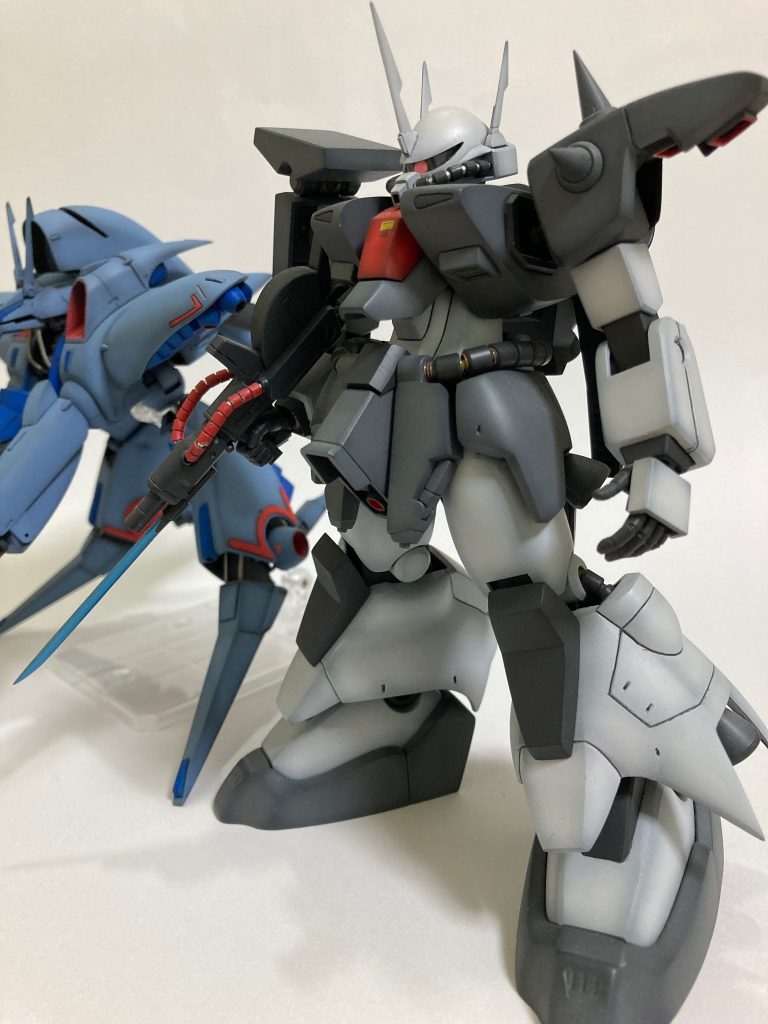 先ずはザクⅢキミは本当にザクっぽくないねぇ…