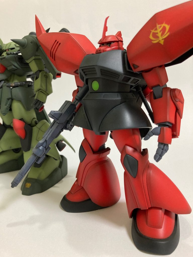 リゲルグなんか設定が複雑な機体…ジャンク屋アガリのジュドーが新型扱いしてたのが違和感…いや…どう見ても『肩がすんげーゲルググ』ですが…