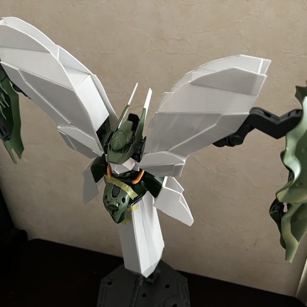 クシャトリヤベースでジャンクパーツとプラ板で製作中。1/220くらいになりそうです。無いから作るシリーズです。先祖返りでクシャトリヤからですが、最近のフィギュアのノイエジールがクシャのデザインが取り入れてるのを見て作ろうと思いました。（3枚目）