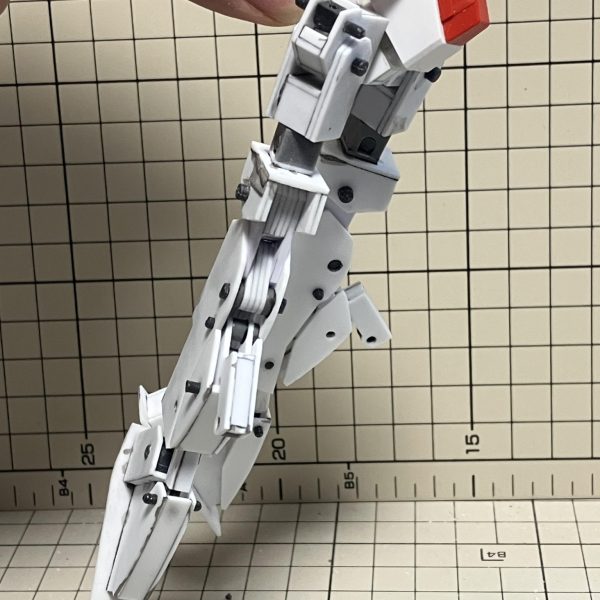 GボマーとGクルーザーの両形態を取らせられるように。折角なので別冊の変形シークエンスよろしく並べてみる。（3枚目）