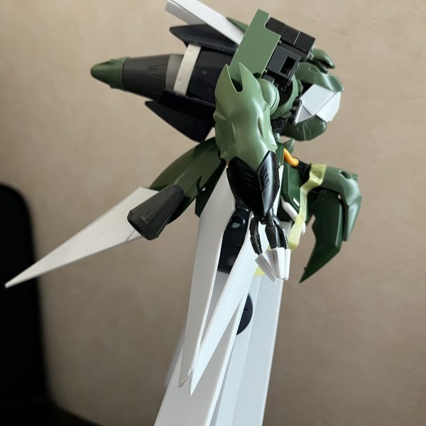 クシャトリヤベースでジャンクパーツとプラ板で製作中。1/220くらいになりそうです。無いから作るシリーズです。先祖返りでクシャトリヤからですが、最近のフィギュアのノイエジールがクシャのデザインが取り入れてるのを見て作ろうと思いました。（4枚目）
