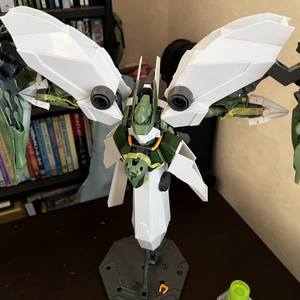 クシャトリヤベースでジャンクパーツとプラ板で製作中。1/220くらいになりそうです。無いから作るシリーズです。先祖返りでクシャトリヤからですが、最近のフィギュアのノイエジールがクシャのデザインが取り入れてるのを見て作ろうと思いました。（5枚目）