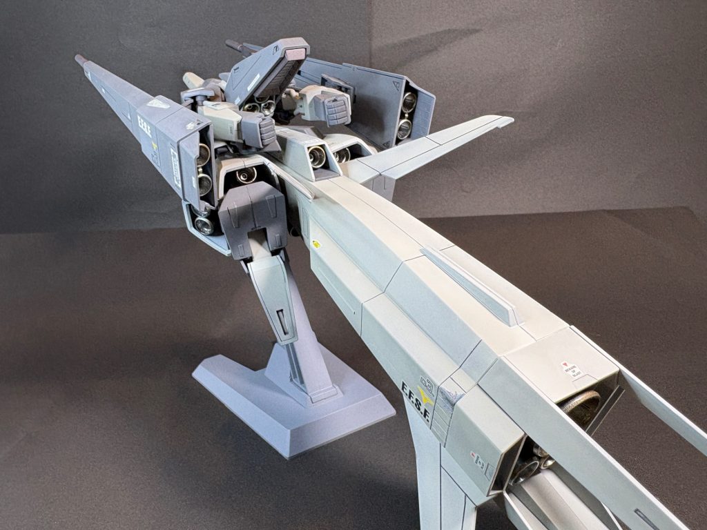 ブースター、デカいです。でも、接続は結構しっかりしてるので安心です。問題は飾る場所でした。