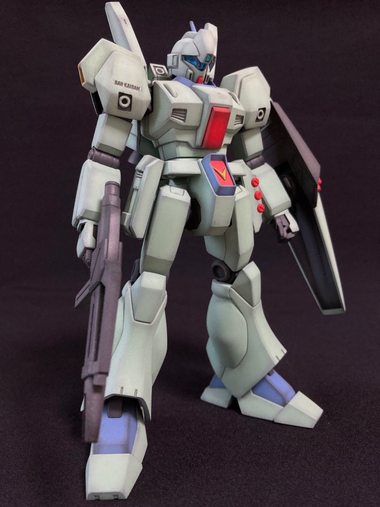連邦軍側は少しデカールを貼っています