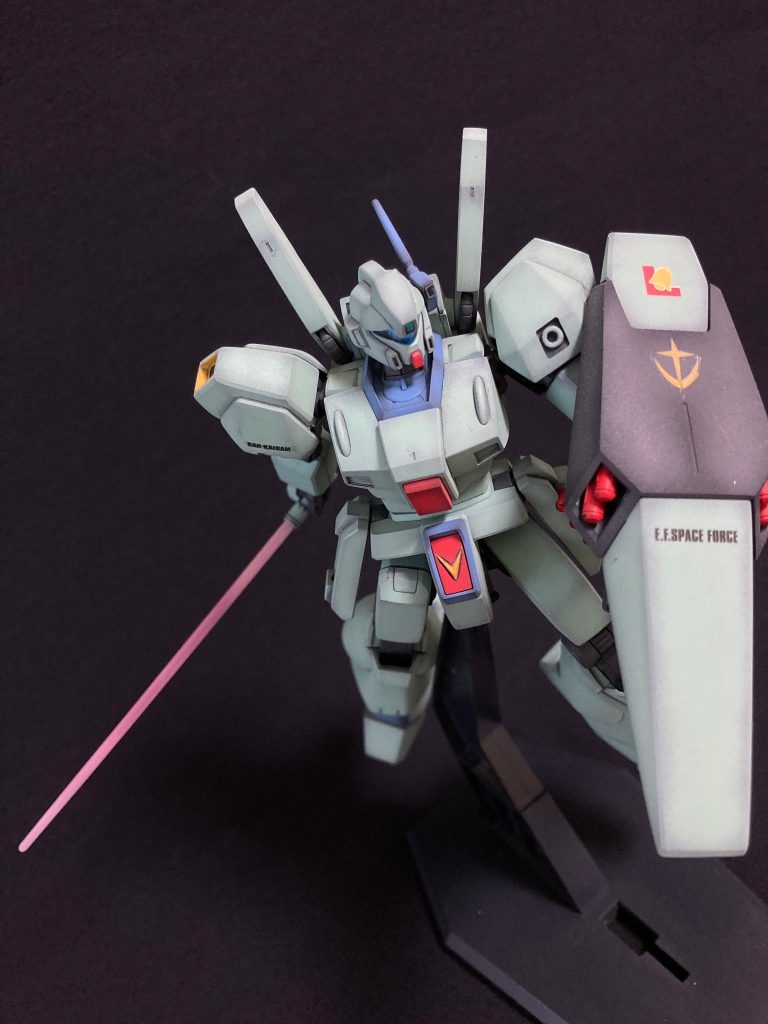 黒バックだとビームエフェクトのグラデーションがキレイに見えますね