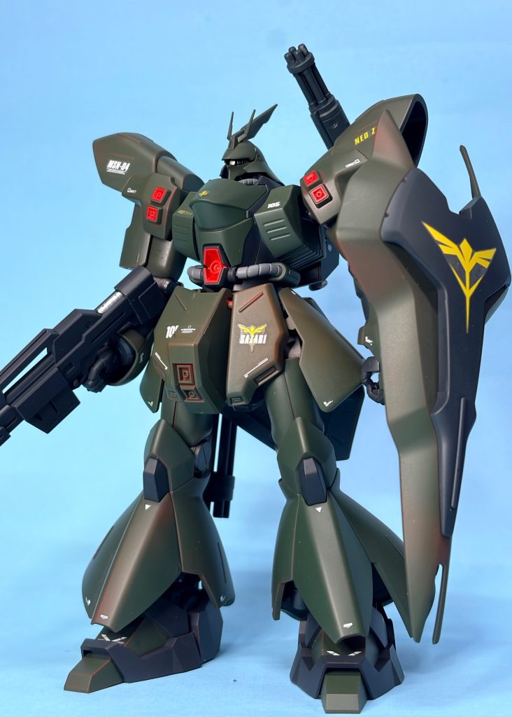 HG サザビーを陸戦用カラーに全塗装。ファンネル等は外して陸戦用風に実弾武装追加してみました。