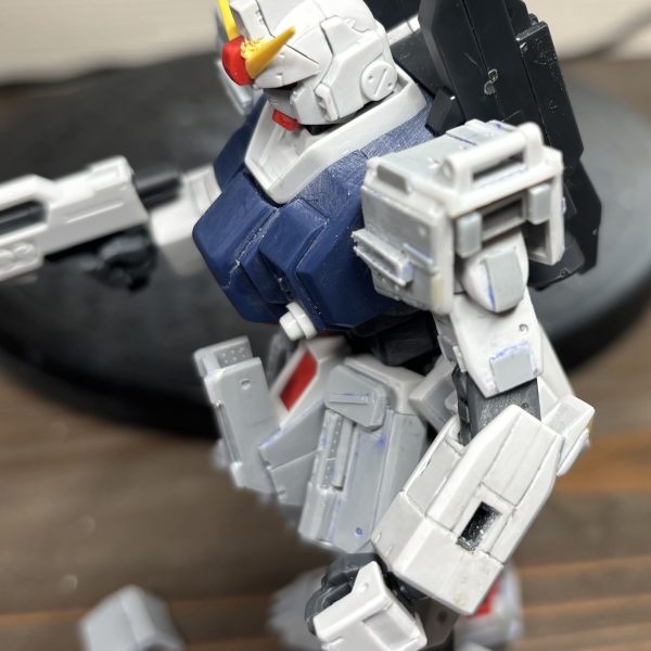 肩アーマーをディティールアップしましたがかなり自分の中では納得できたかなー。追加アーマーは左右非対称にしてみたけど左がちょっと冗長的というか…もう一捻り入れないといかんかなぁ。GWでじっくり時間取れるので納得いくまでいじり倒そう。（2枚目）