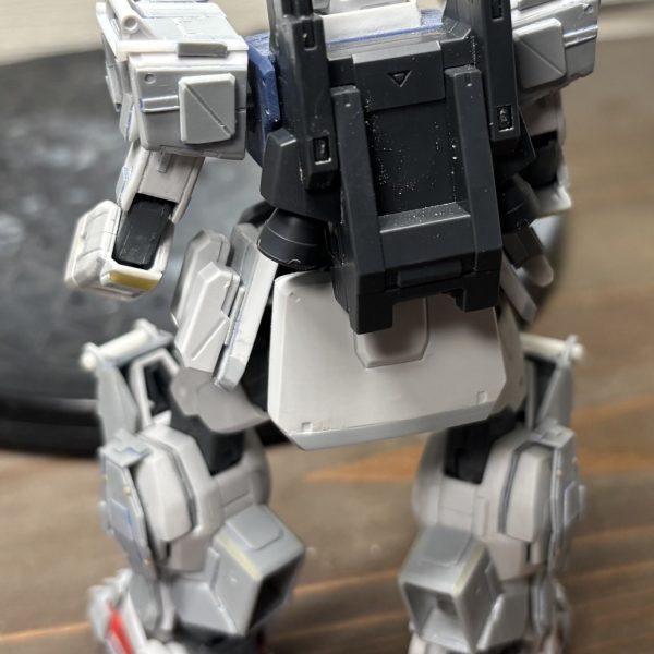 肩アーマーをディティールアップしましたがかなり自分の中では納得できたかなー。追加アーマーは左右非対称にしてみたけど左がちょっと冗長的というか…もう一捻り入れないといかんかなぁ。GWでじっくり時間取れるので納得いくまでいじり倒そう。（3枚目）