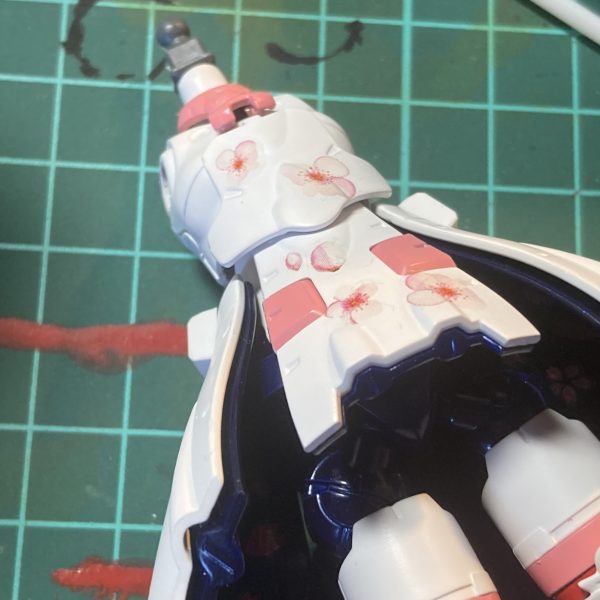 ダイソーにあった水転写ネイルシールは貼りやすいんだけど2枚入りと小さく書いてました（いや買う前に読め）｡知らずに4枚も買ったからクッソ余るやん！（3枚目）
