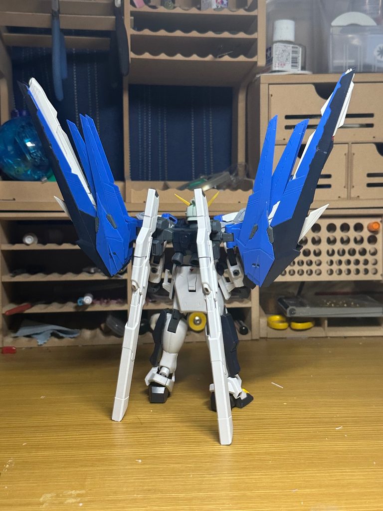 MGガンダムヘリオス–3枚目/制作者：うろぼろす