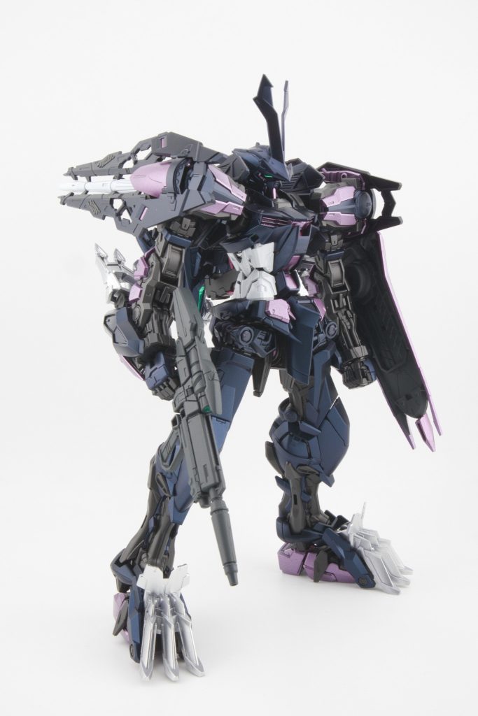 カラーレシピ ：ガイアノーツ（G)　GSIクレオスMr．カラー（C）本体(青)：（G)プリズムブルーブラック本体(紫)：（G)メタルパープル本体(白)：(G)Ex-ホワイトフレーム・ビームライフル：(C)グラファイトブラック爪：(G)スターブライトシルバー&nbsp;