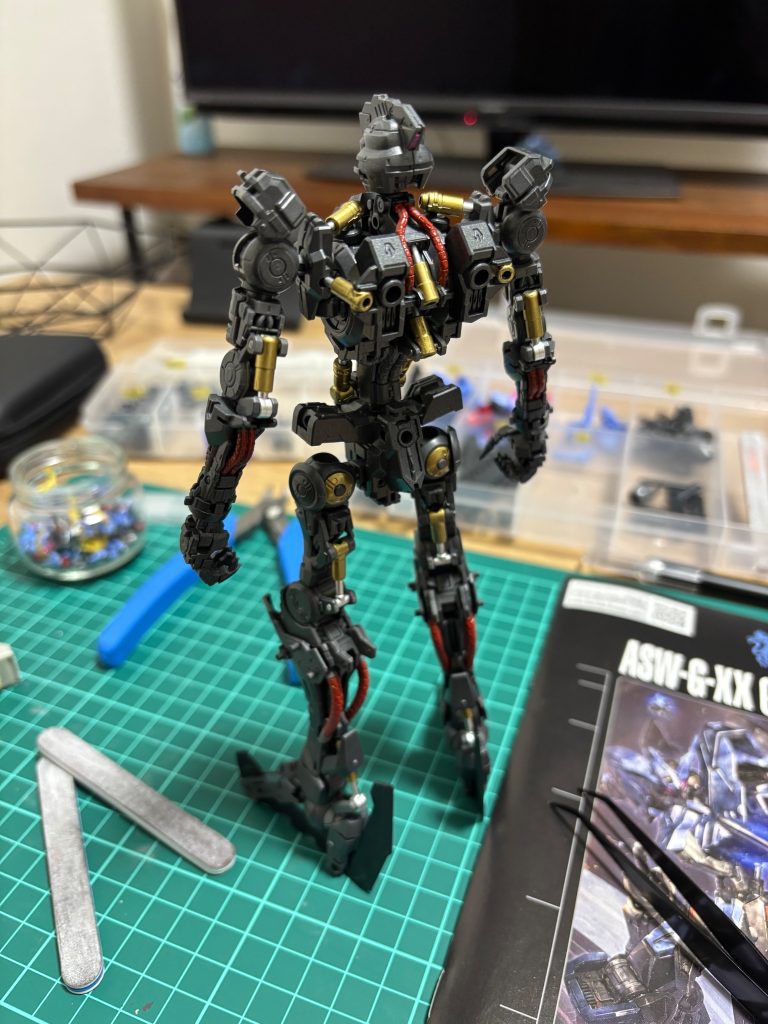 初投稿 初MG 初全塗装  MG ガンダムヴィダール–3枚目/制作者：@matt_on75296
