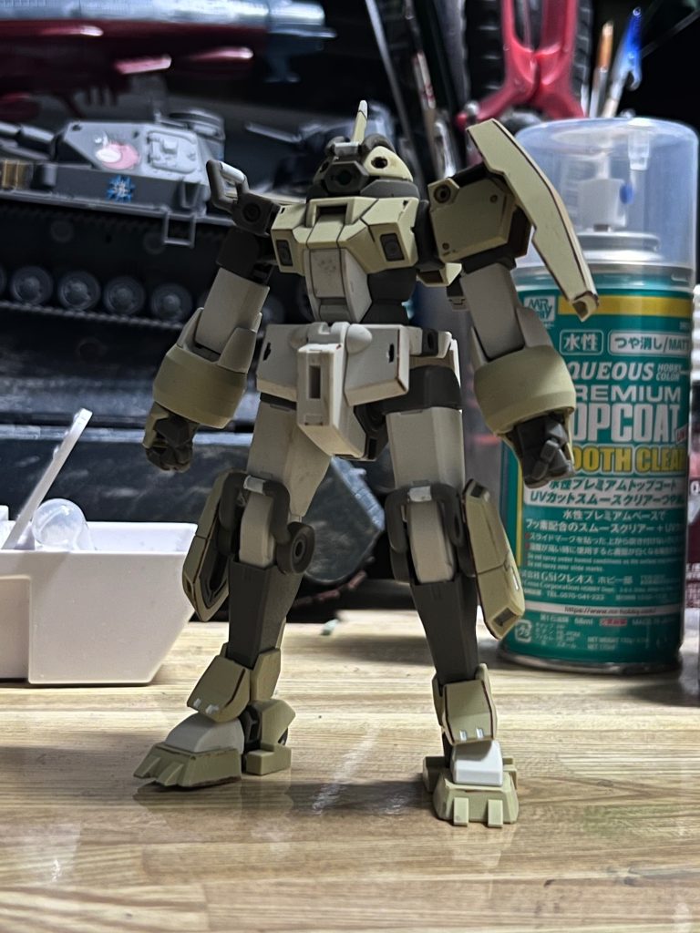 基本的に墨入れとガンダムマーカーで少し色塗り