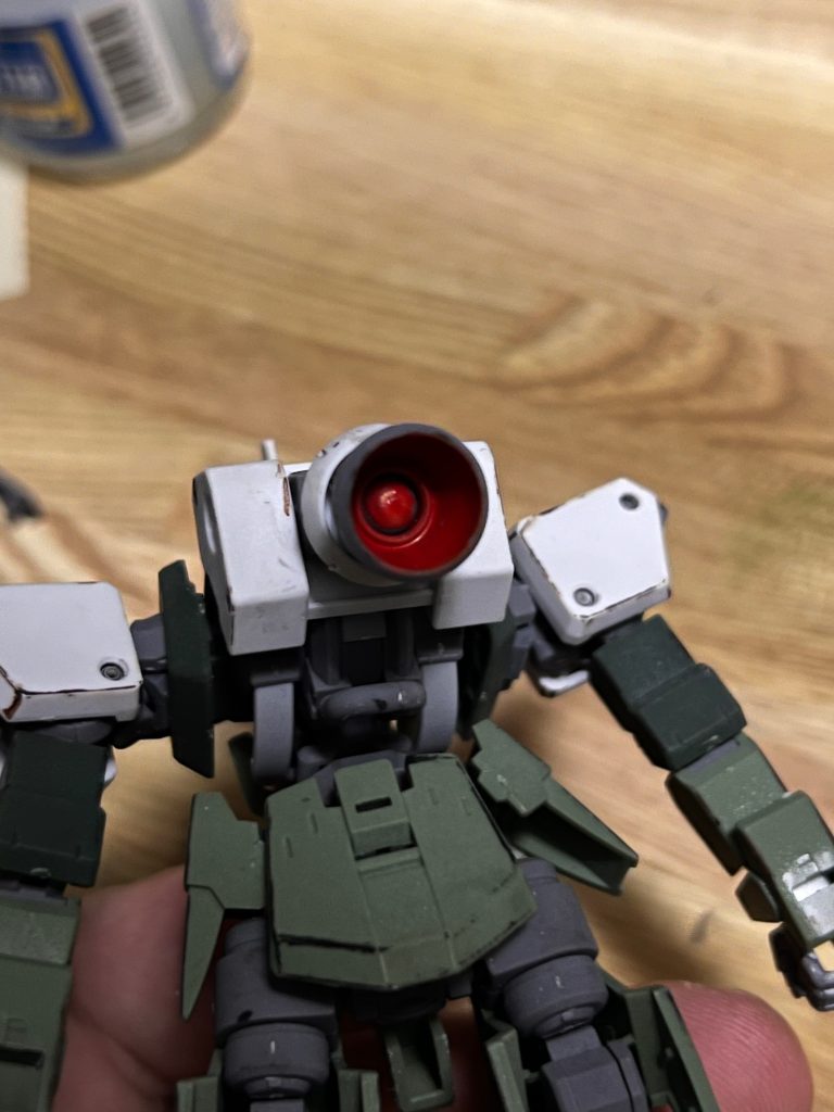 スラスターは赤すぎるくらい赤くした