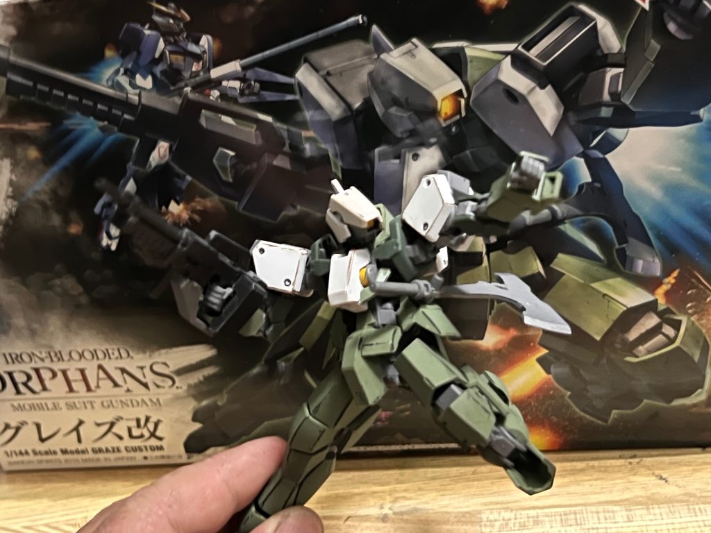 鉄血が放映されてる当時リアタイしてて、鹵獲した敵の機体を主人公側が使ってそれが相方ポジションで戦っていく設定にはとても脳を焼かれました。またアキヒロの戦い方や兄弟の話やその後の流星号になり最後まで戦い散っていく様は鉄血を通して最高に好きでした&nbsp;