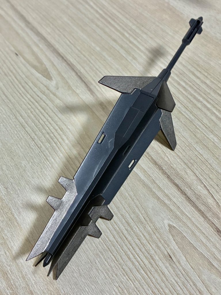メイスは全塗装より部分的にガンメタ入れてます。メイス先端4箇所もシャープにしました。