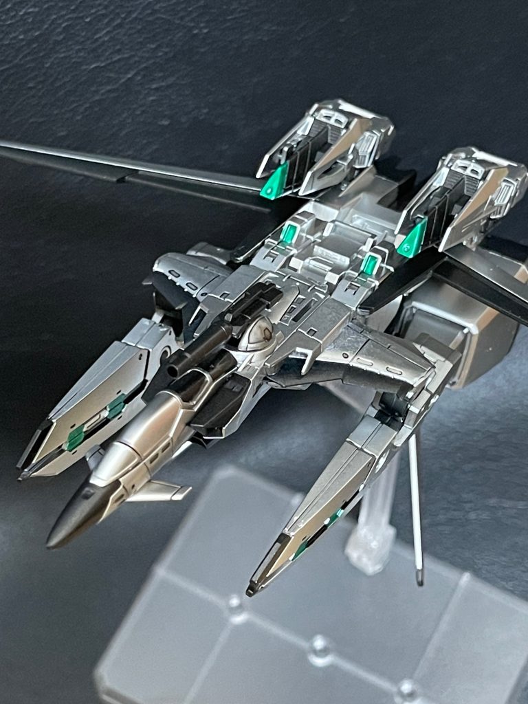 今回の取っ掛かりですが、某シューティングゲームに出てくる戦闘機が好きで過去にガレキを買おうとしたんですが当時は塗装する環境がなかったためスルーしたのを最近思い出し、やっぱ買っときゃよかったなぁーとなったためスカイグラスパーを宇宙用に改修する際にその戦闘機風にしてみるかと思い至りました。