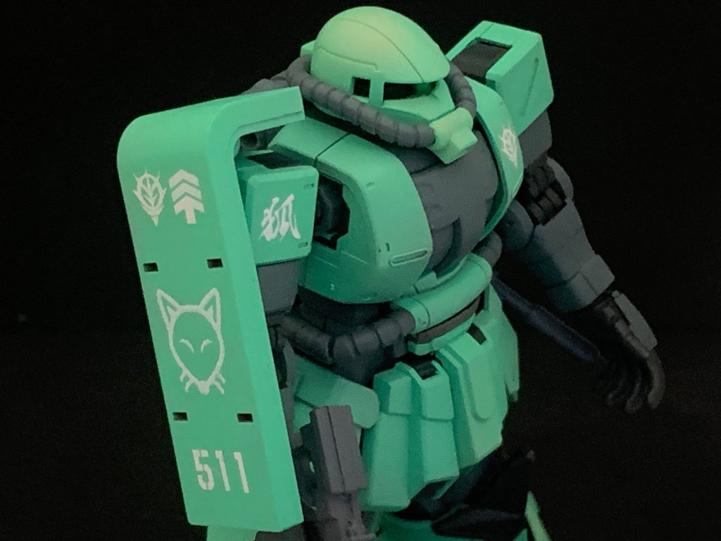 デカールはガンダムデカール、ナンバーデカール、フォント(漢字)デカールを少々にフリー素材から作成したきつねの絵のデカール。デカールは最小限にしました。(キット付属のコーションデカール使おうとしたら目が辛くて断念😭)