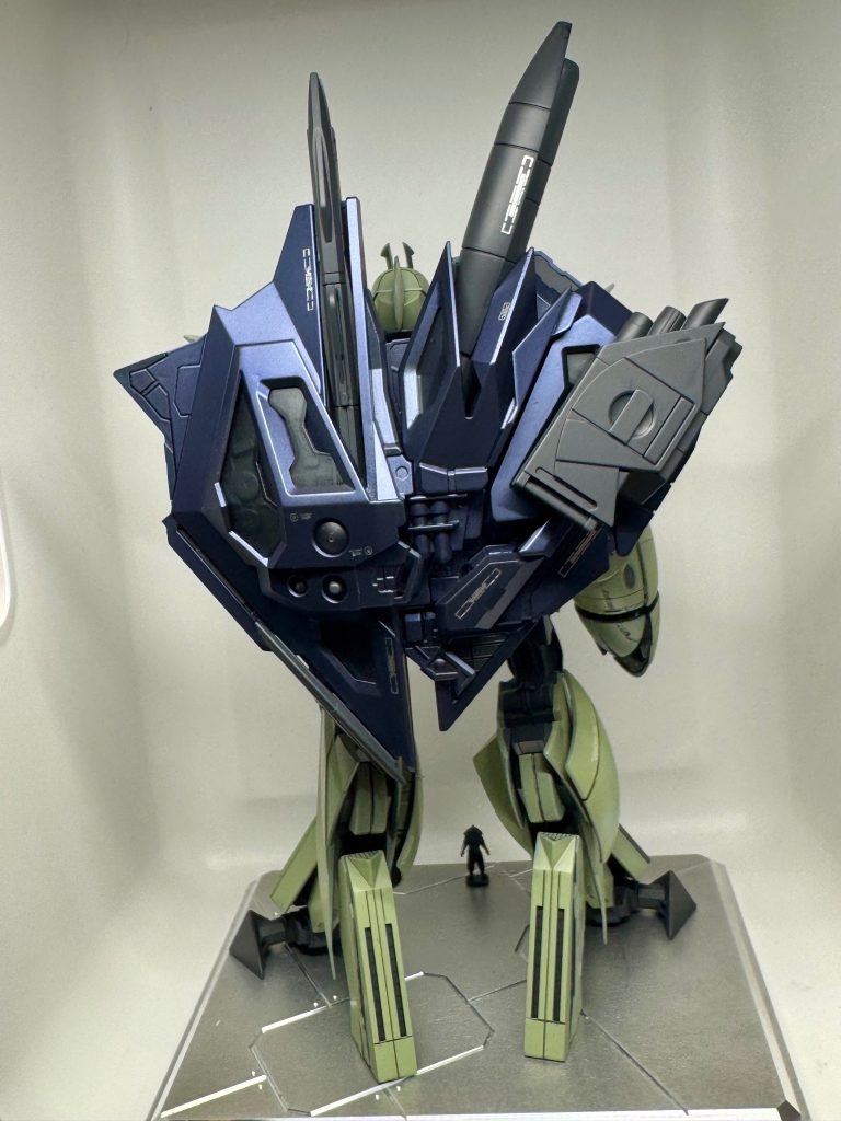 プリズムブルーグリーンを薄ら塗装。ハイキューのヘックスデカールでナノスキン感を…謎マシンなのでコーションも銀の箔押しを使用