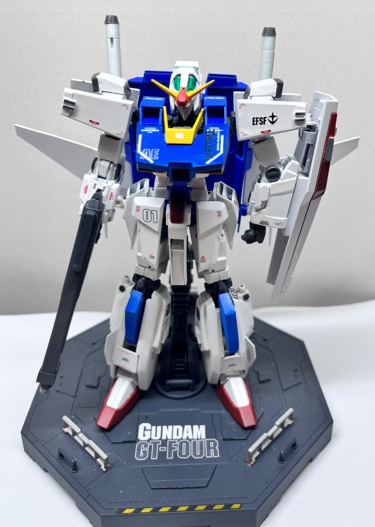 まず初めにG（ガンダム）モードで。一年戦争時に空軍が主体となってG-4計画に基づいて開発された可変MSで、航空機にMSの変形機構を持たせるというコンセプトで開発された。機体名はFlight & Operations Unification Reactorsの略称。連邦軍が初めて製作した可変MSで、まだ技術が追い付いていなかったため関節が脆いという欠点を抱えている。