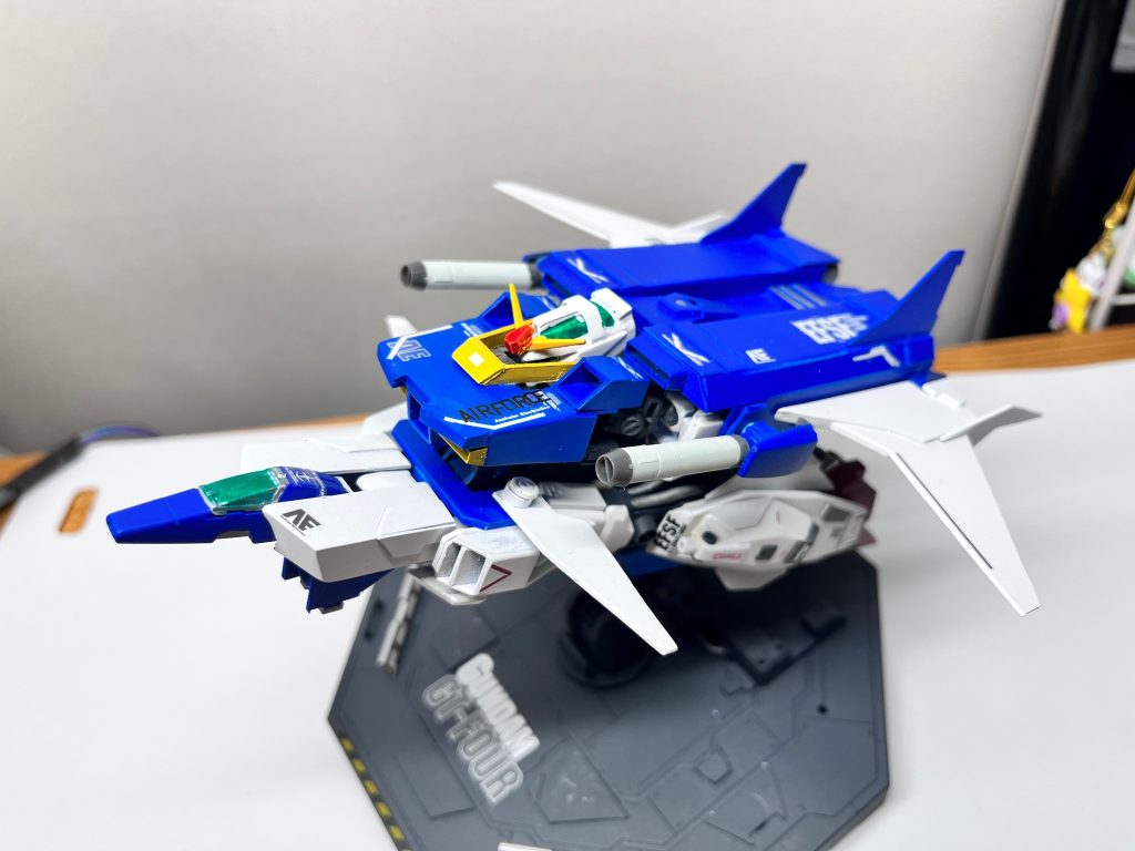 完成です。B（ブースター）モード。変形して航空機形態になり、空戦時に加えて移動にも使われる。機首がコアファイターになっているのが特徴。