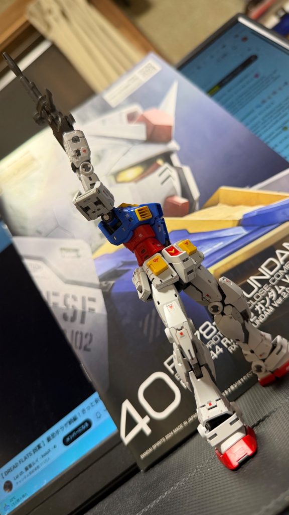 単体ラストシューティングRGジオングのラストシューティングセットについてるボーナスパーツのはガンダム1.0用なので使えないとしてもエフェクトやジオラマ用パーツ類は使えるのでそれでセッティングしたいところではあるのだけど今回は時間切れ