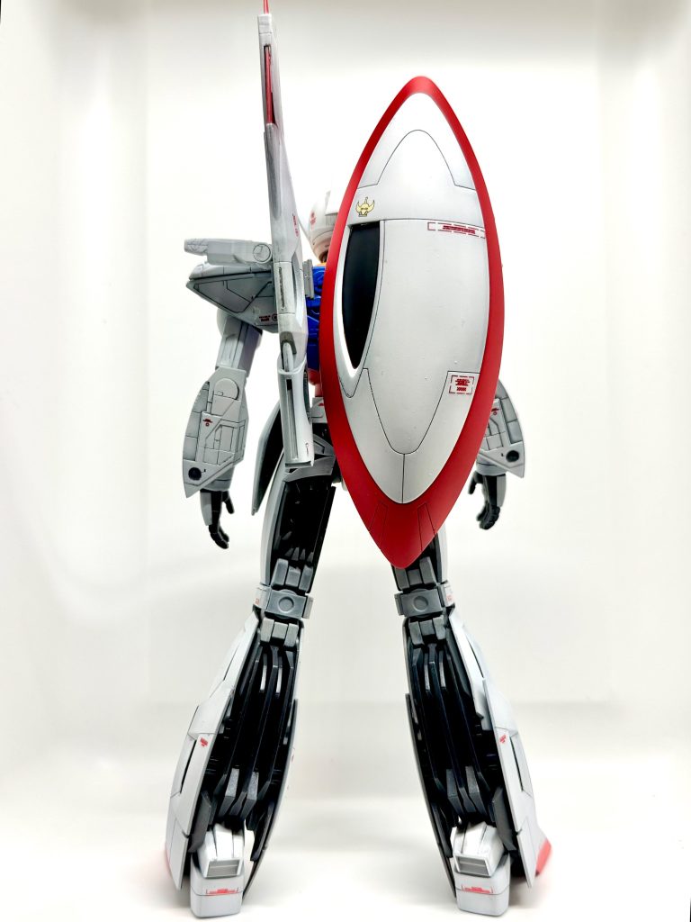 デカールは赤メタリックの箔押しデカール使用しました。