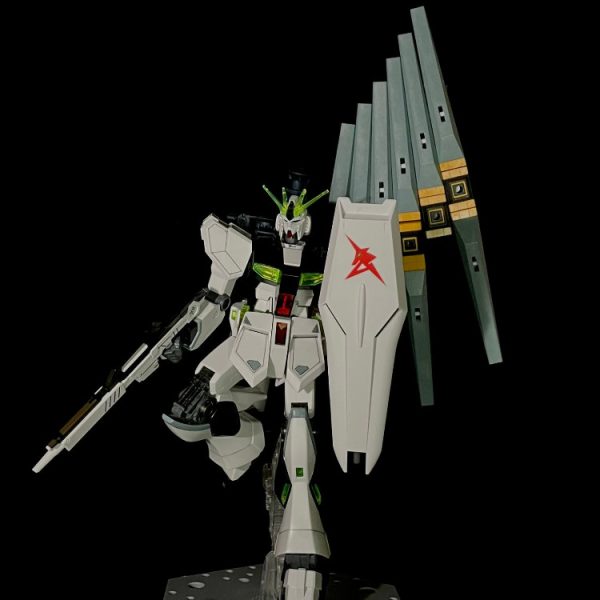 νガンダム！新しいファンネルよ！