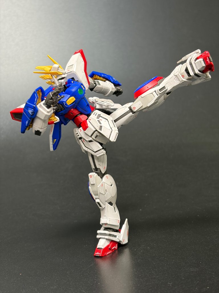RGのゴッドガンダムと同じく可動範囲も広くて安定感も高い良いキット。