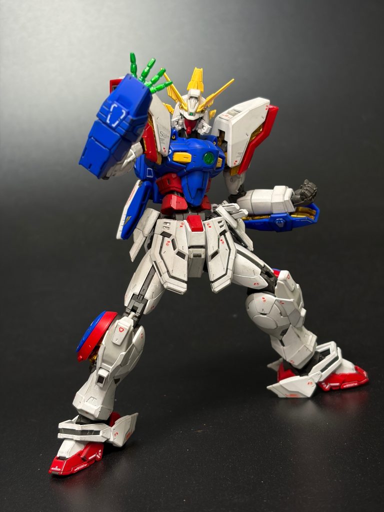 Gガンダムは何から何までそれまでガンダムシリーズと違い過ぎ！って感じでしたが不器用なドモンが色んな人と出会いから成長していくようなとこはそれまでのガンダムシリーズ同様でしたね。