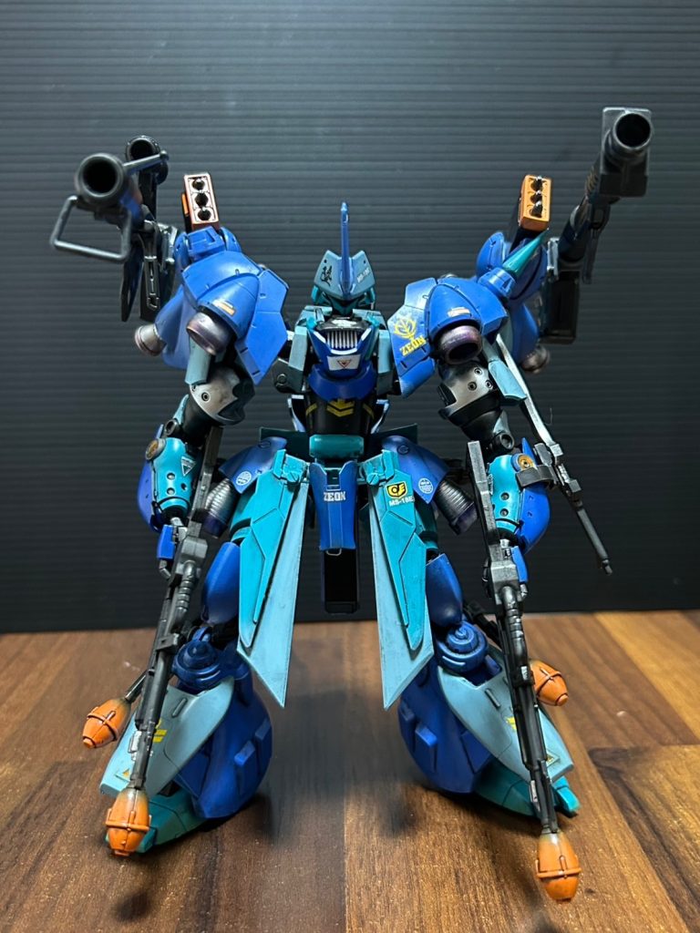 HGUCケンプファーにHGヘルムヴィーゲ・リンカー、旧キットサイサリスのパーツをミキシングし各所にオプションパーツを取り付けて製作しました。