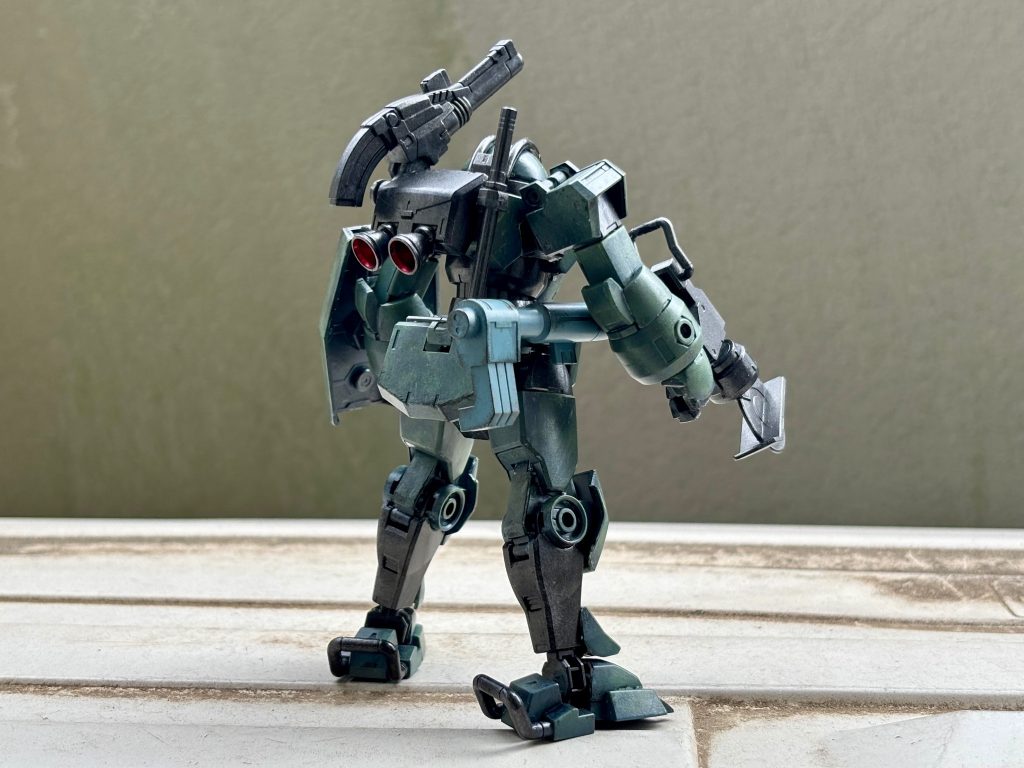 バックパックのキャノン砲はオリジンガンダムの物を！バーニアも装着、腰のキャノン砲はHGスコープドッグの物を使用しました。