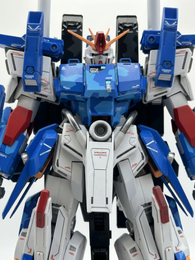スジボリと迷ったのですが、アーマーはスプリット迷彩施してます。