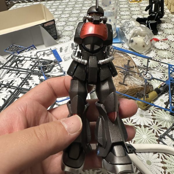 島津義弘グフ作ってます。見た目はほぼこれで完成ですがいつものようにケースこれから作って行きます。（3枚目）