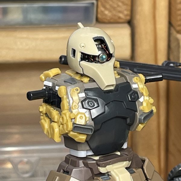 HG ザクⅠスナイパータイプ胸から脇周りをアーティファクトサロンパスで盛ってみる　スナイパーライフルがメインの筈でしたが、主役を交代な感じ😆アーティファクトディテール恐るべし　今回は作図してサロンパス切り出すをやめて、アーティファクトのパーツからカッコ良くフィットしそうなパーツを選択する方式を採用　時短を狙いましたが。作図して切り出す時間が悩み深いパーツ選択の時間に変わっただけ しかも貼ってみないと分からない一発勝負。（@oichidesuyoroさんの作例を参考にしています）胸の真ん中にどうするか迷ってます貼るか貼らないか？まだまだ貼る予定なので、ATFサロンパス胸に貼っても大して変わらんなまた進捗したらUPします（2枚目）