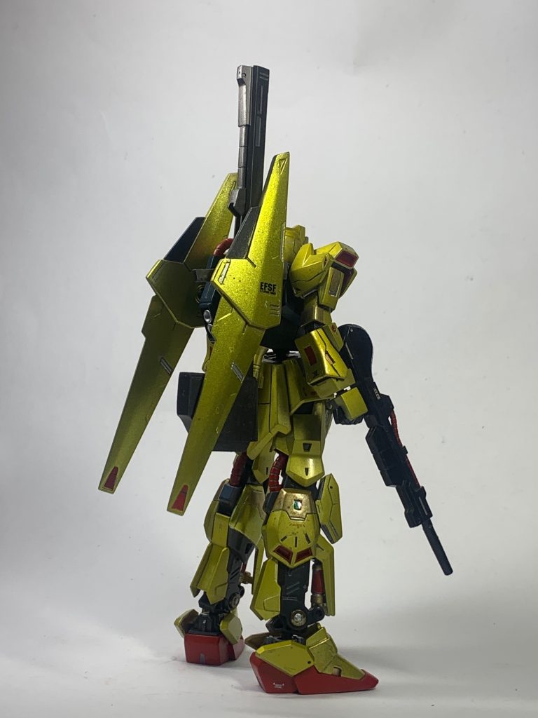 斜め後ろからのショット。背中のバインダーが凄まじくカッコいい‼️やはりナガノは神なのか⁉️