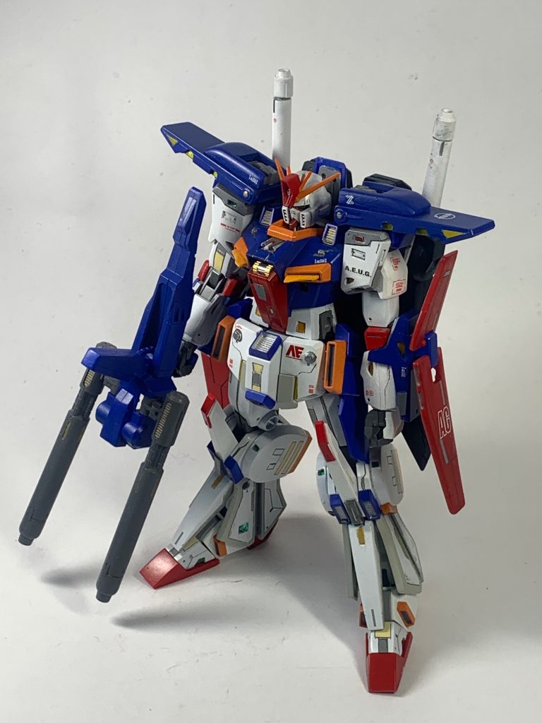 ダブルゼータガンダムのキットはSDで制作するか、そのまま制作するか迷っていたまま、ずっと寝かせていたのですが、そろそろ作るか　と心に決め普通に制作しました。まぁどうでもいい話ですね。(gundam-kao5)