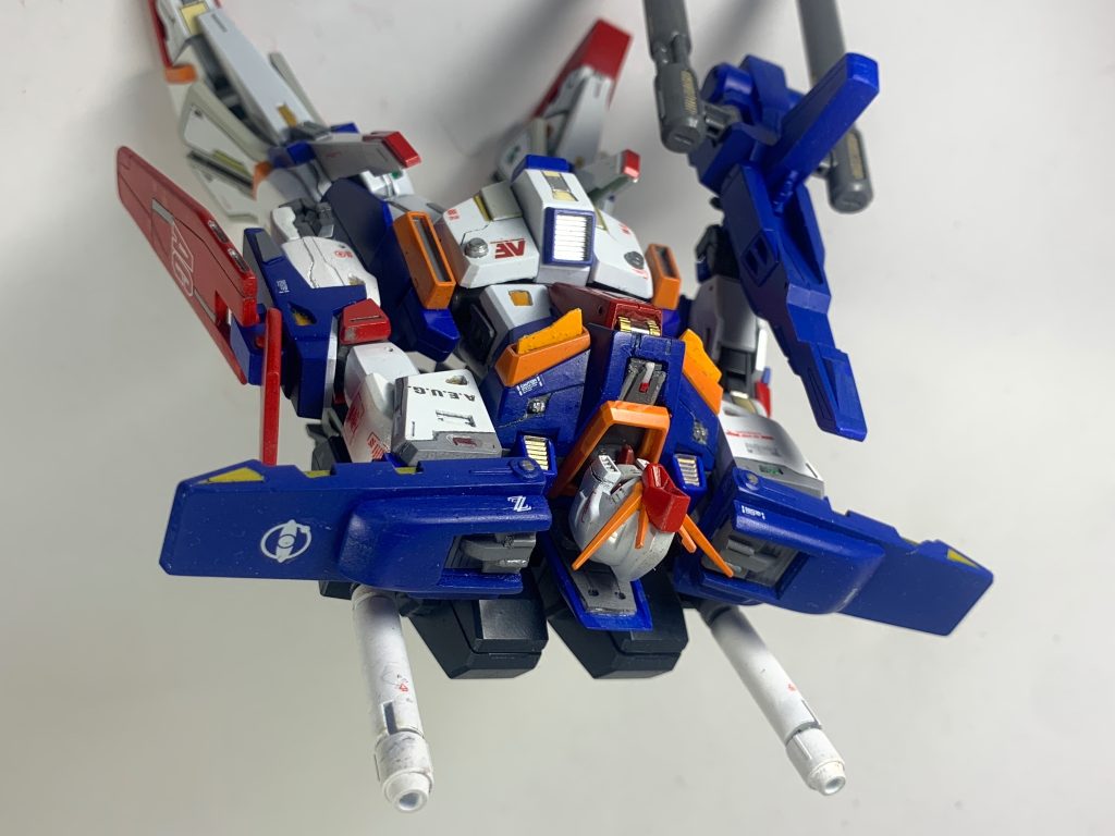 上からのショット。なぜか逆向きです。(gundam-kao5)