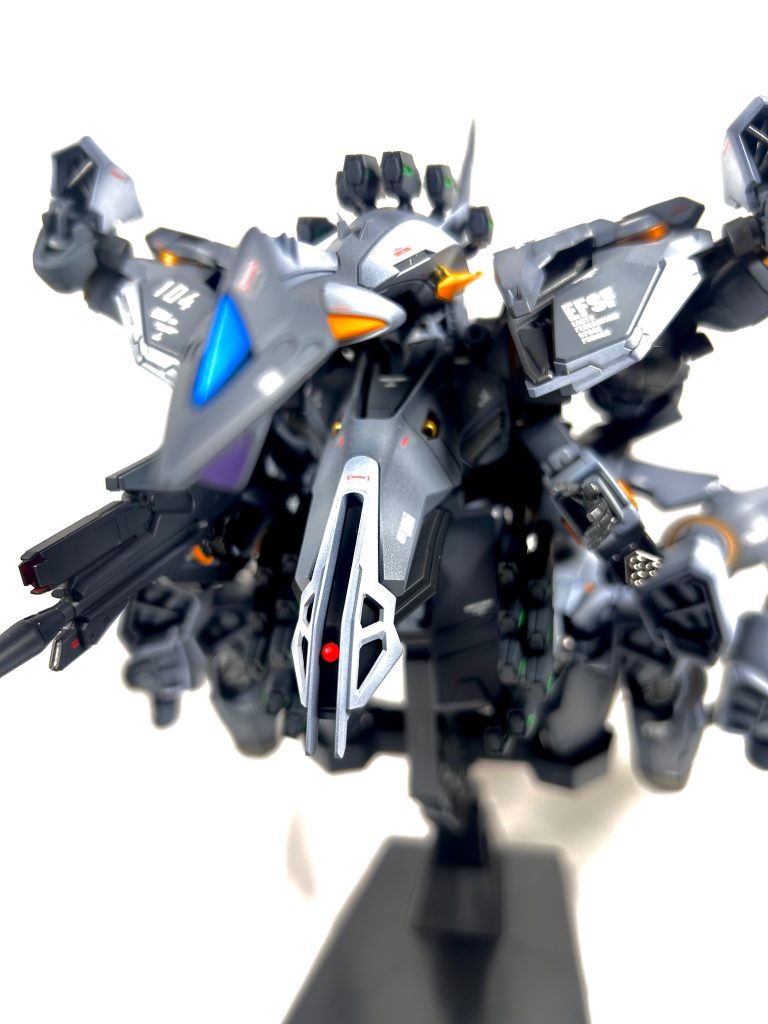迫り来る感じでフィニッシュ❗️2部に分けたこのキット、凄まじくボリューミーでした。MGカトキサザビーよりランナーが多く痺れましたがフライトフォームが見たい‼️この一心で突き進んだアリュゼウスさん組んでる最中は大変でしたが、得られたことは多かったように思えます✨また一つ成長できたかな！キットはすごくカッチョいいので、置き場がある方は是非！(zaku-kao6)さて、私は今から置き場の検討を始めましょうか笑今回は以上です、ありがとうございました‼️&nbsp;