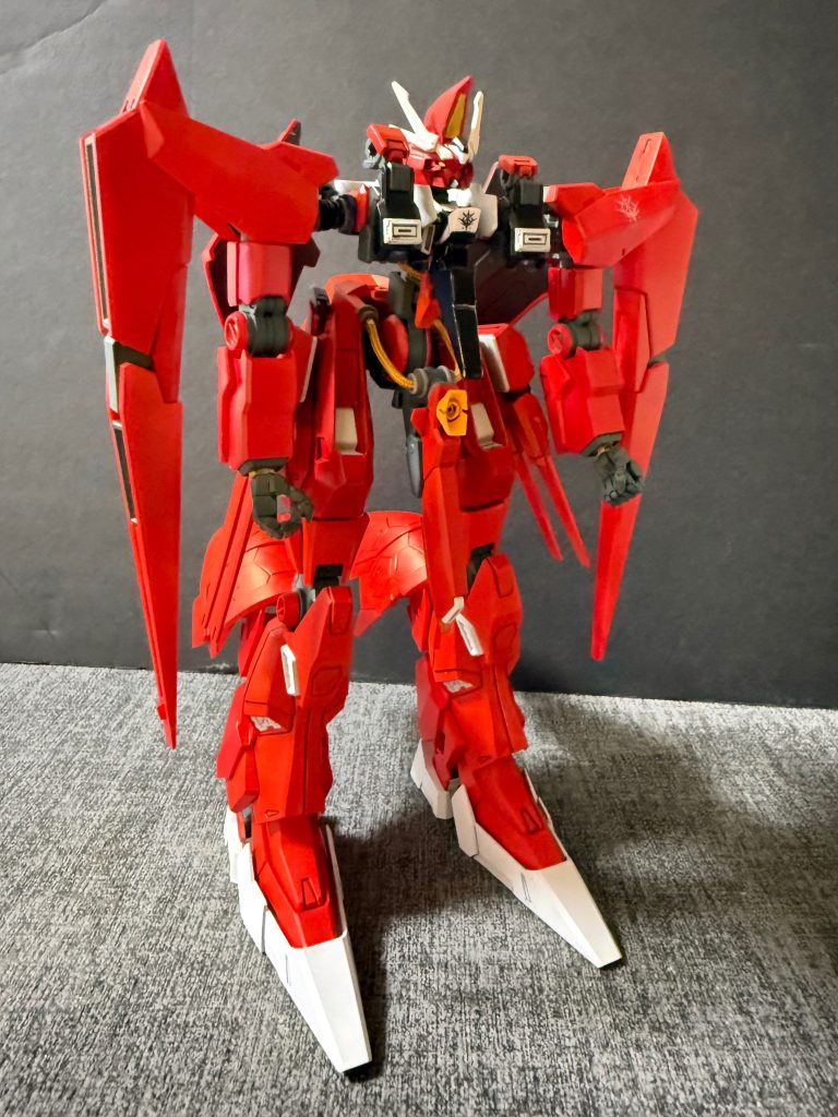 機体スペック頭頂高：26.0m本体重量：34.9t全備重量：69.2t装甲材質：ガンダリウム合金γ改＋高エネルギー伝導複合装甲動力：熱核融合炉（セカンドGP計画系高出力型）【ジェネレーター出力】7,280kW【推力】スラスター総推力：228,000kg【推力】※ミノフスキー•チャージャー使用時スラスター総推力：268,000kg【推力重量比】約3.29【推力重量比】※ミノフスキー•チャージャー使用時約3.87&nbsp;