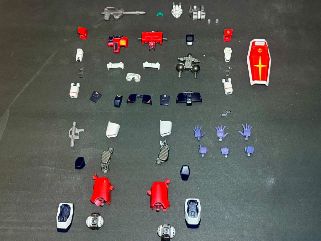 元が接着不要のキットとはいえ、ここまでバラせるようにしたお陰で塗装がだいぶ楽その割には本当に塗装下手だけど…