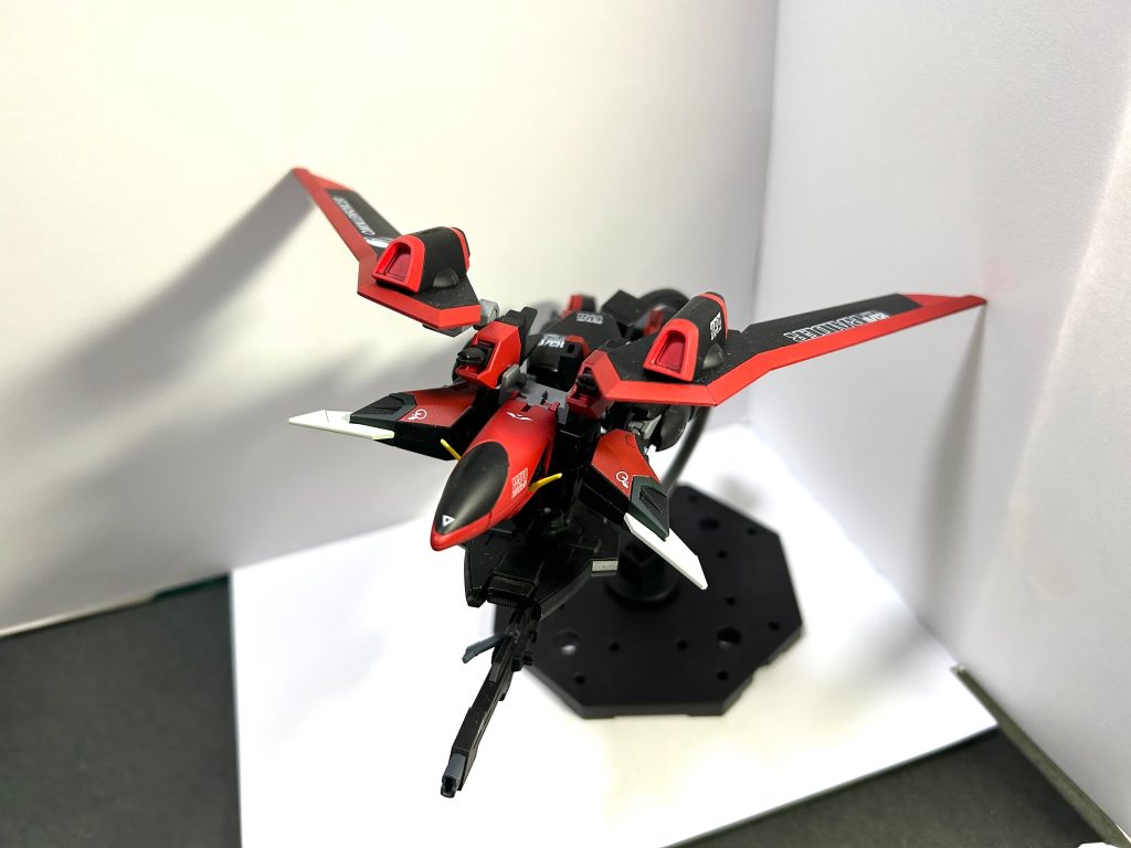 レイダーガンダムの黒赤色がクールでカッコいいです！