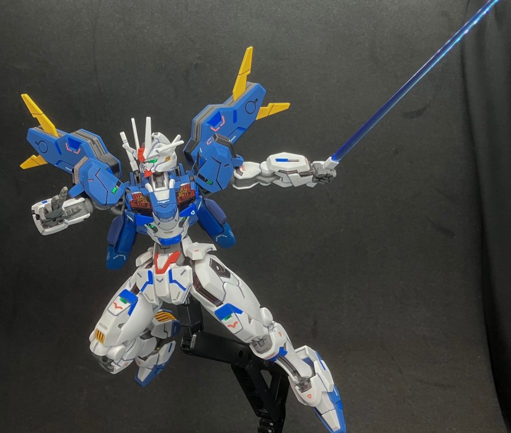 　色合いの変化や固定装備になったフライトユニットを見るとGP01→GP01フルバーニアンへの流れを想起しますね。単なる偶然っぽいですが...