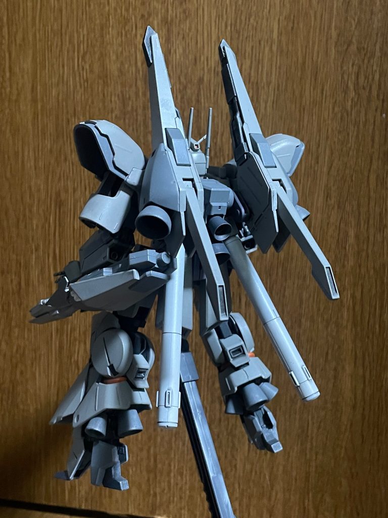 背面。ノズルもりもりで、推力ももりもり。扱えるんだろうか。