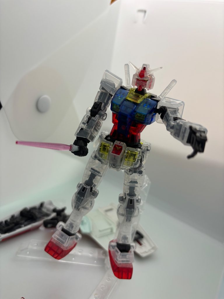 食玩のサーベルを持たせたガンダムなんかピクシーみたいな名前の機体に似てます！