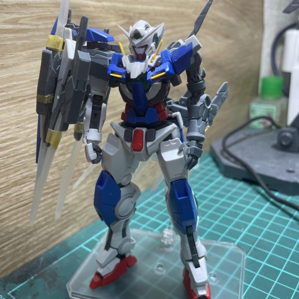 自作した左腕ハンドパーツ出来が良すぎて逆に右腕の既存ハンドパーツが浮いて見える！8Kレジンはエッジがパキッとしてて良い（4枚目）