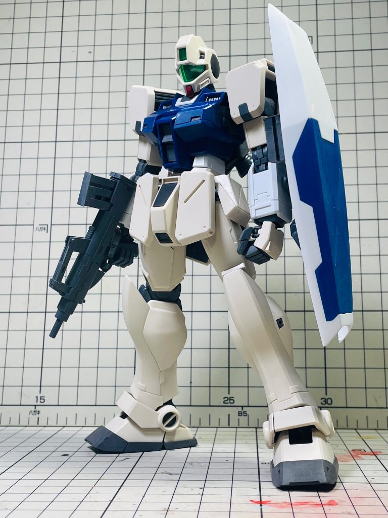 戦慄のブルー特有の「あのシールド」はMGアレックス1.0を加工しました