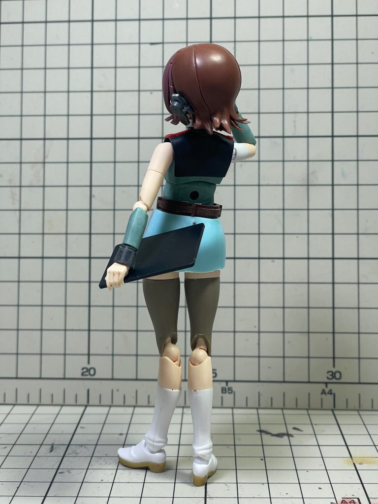 ミオリネをベースに制作。スカートはエリーのエプロンを加工して流用