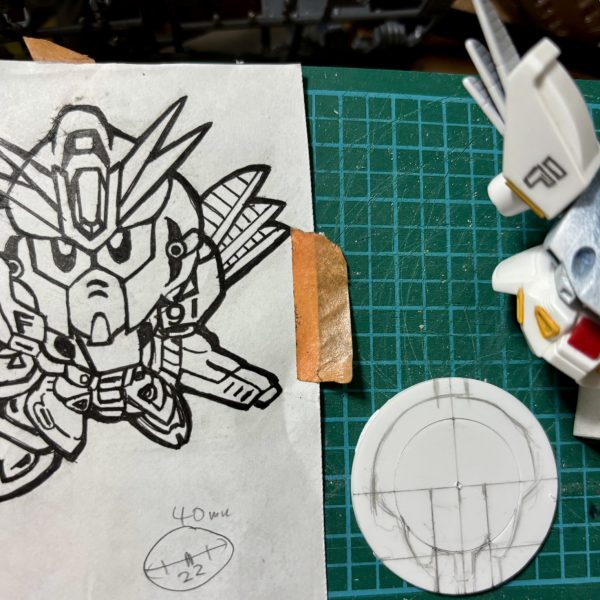 閲覧ありがとうございます＾＾SDガンダムF９１横井氏寄せverを制作中素材はSDガンダム７４ガンダムF９１を使用ガンダムビルドダイバーズボールデンアームズ のボールジョイント を稼働部分 に 使用　頭部 等 各部 の 拡張 に100均 プラ板１,８ミリ厚 の 軟質素材 をＲ曲げ 加工が捗りました。＾＾（6枚目）